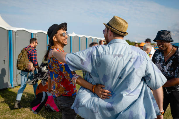 Best Emergency porta potty rental  in Louisvle, IL