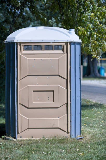 Best Porta potty rental near me  in Louisvle, IL