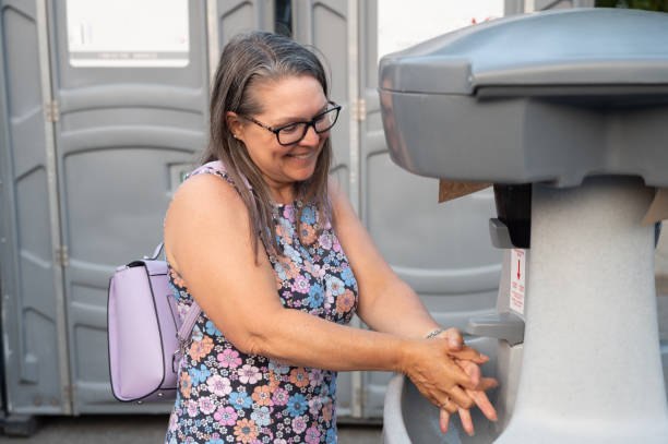 Best Porta potty rental near me  in Louisvle, IL